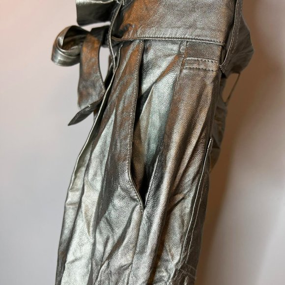🤑WHO WHAT WEAR silver paper‎ bag pants - Picture 3 of 10